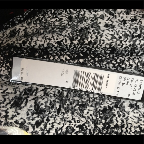 NWT Tahari print dress. Size M - Picture 4 of 4